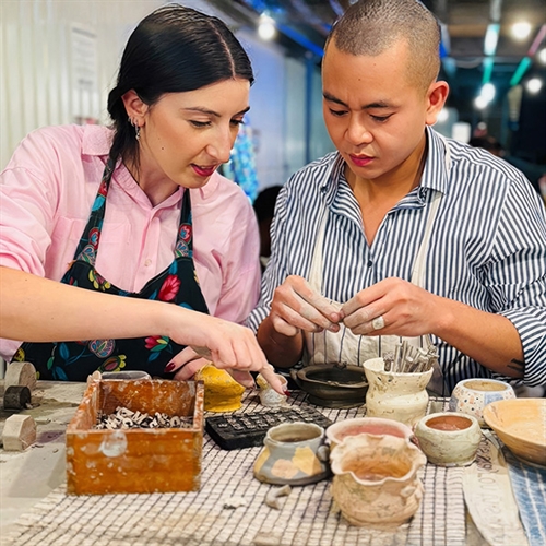 Pottery Making Workshop London - Couple Making Pottery