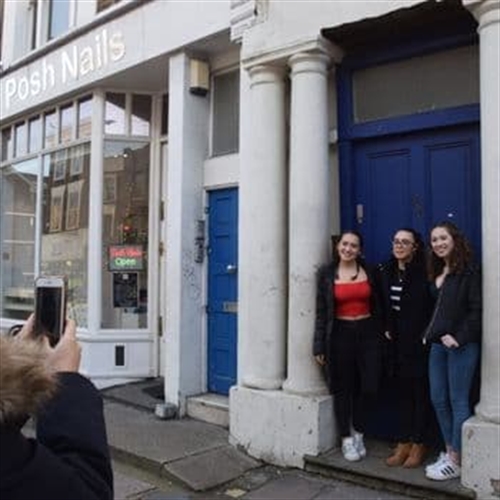 Notting Hill Tours - Famous Blue Door Notting Hill Tours - Famous Blue Door