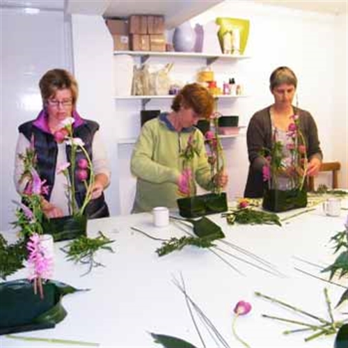 group flower arranging group flower arranging