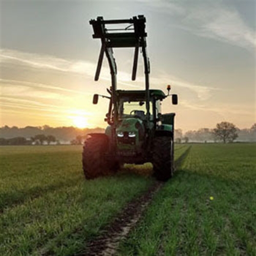 Tractor Driving in Nottinghamshire near Blyth Tractor Driving in Nottinghamshire near Blyth