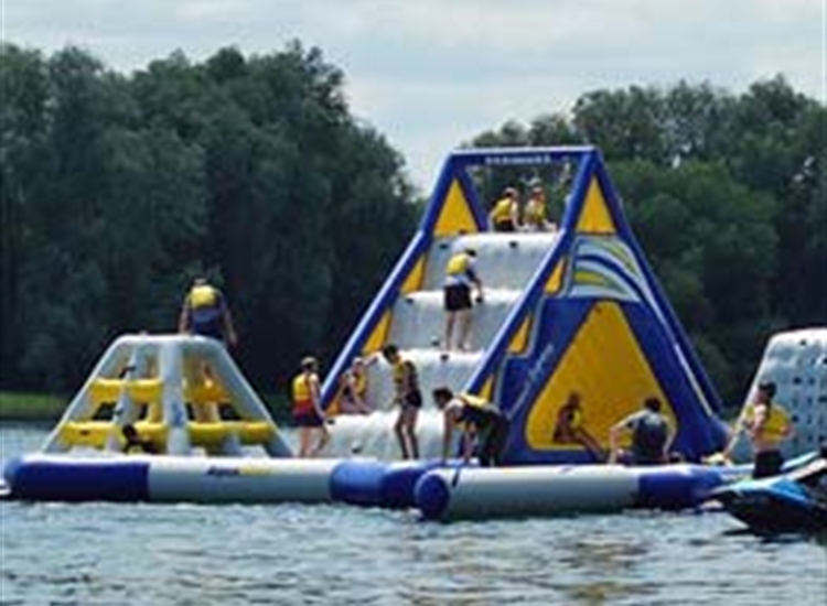 inflatable-water-park inflatable-water-park