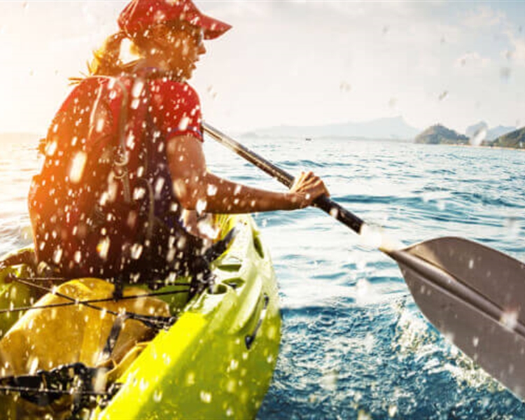 Whats-the-difference-between-canoeing-and-kayaking Whats-the-difference-between-canoeing-and-kayaking