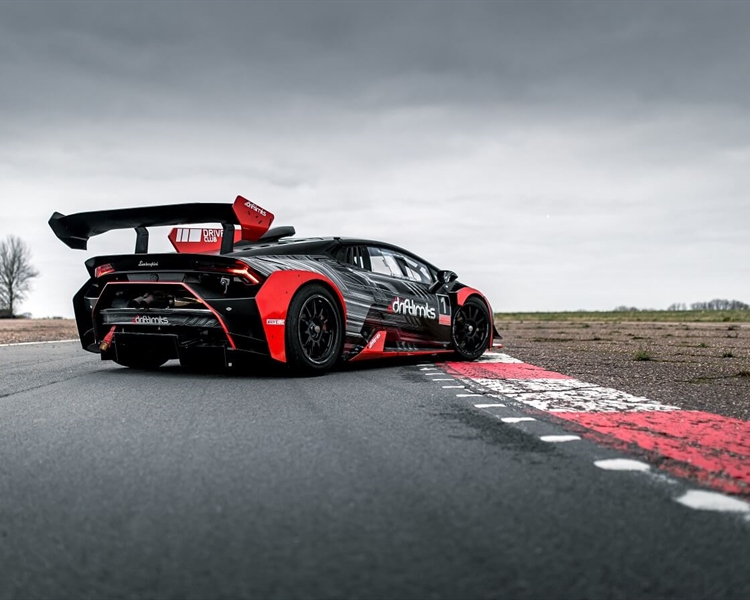 Is-the-Lamborghini-Huracan-Super-Trofeo-street-legal Is-the-Lamborghini-Huracan-Super-Trofeo-street-legal