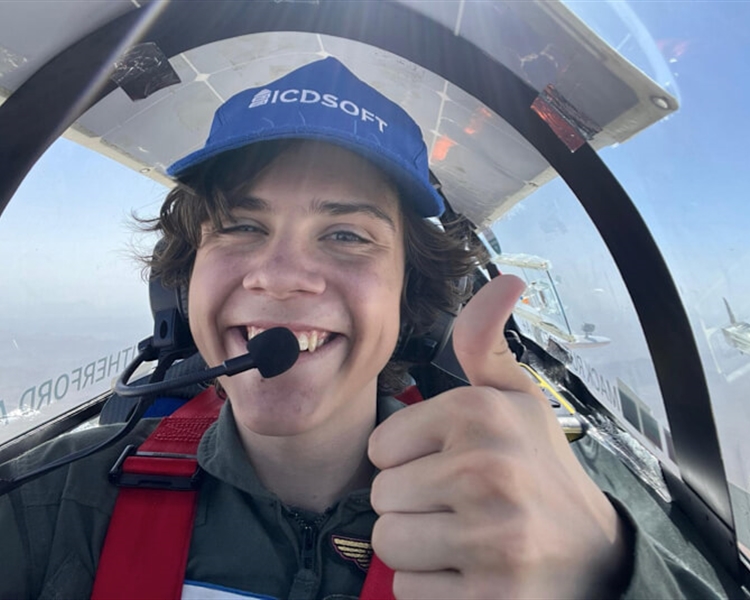 Record-breaking-Kids-Fly*-Sail-*-Climb-to-Success Record-breaking-Kids-Fly*-Sail-*-Climb-to-Success